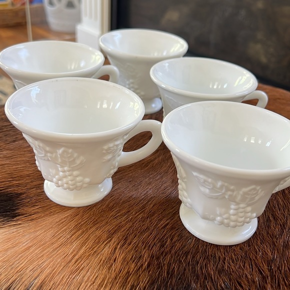 Vintage milk glass cups 5 Harvest Grape - Picture 2 of 8